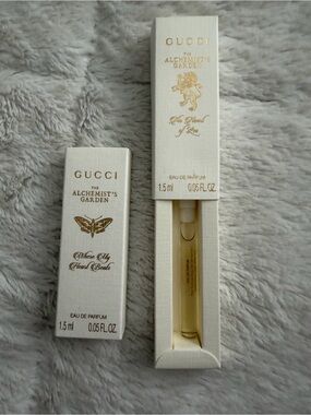 Gucci cream and gold travel perfume vial Set of 2